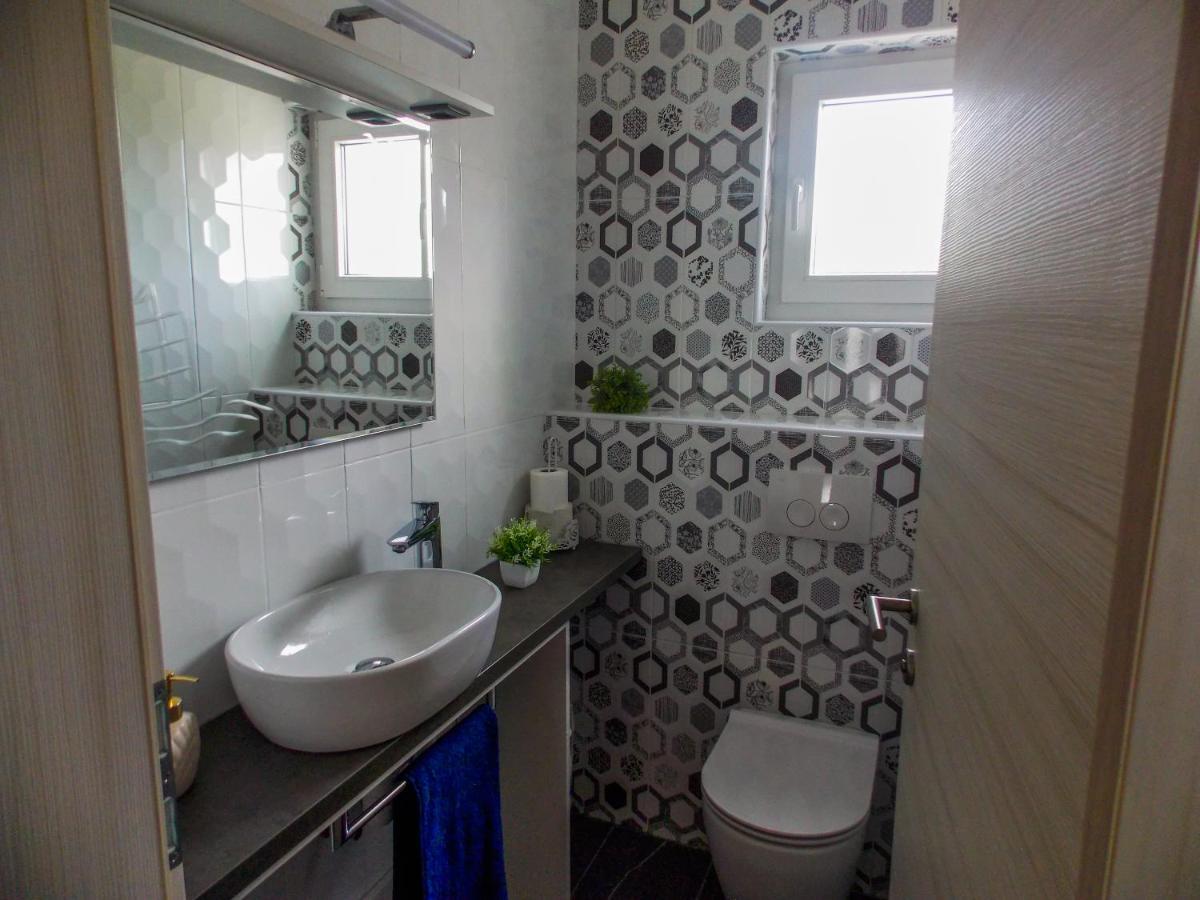 Apartman Bamboo Нин Екстериор снимка