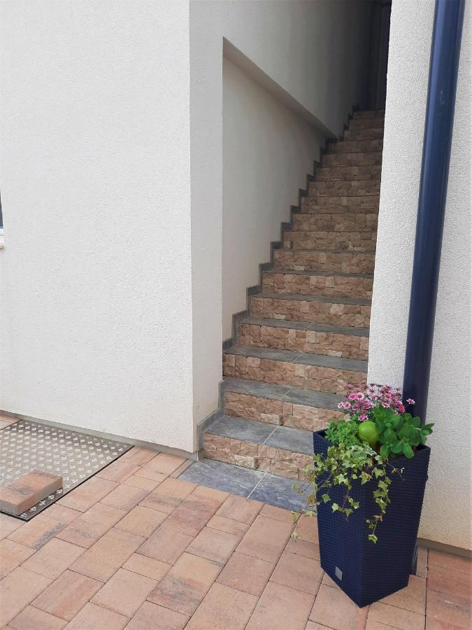 Apartman Bamboo Нин Екстериор снимка
